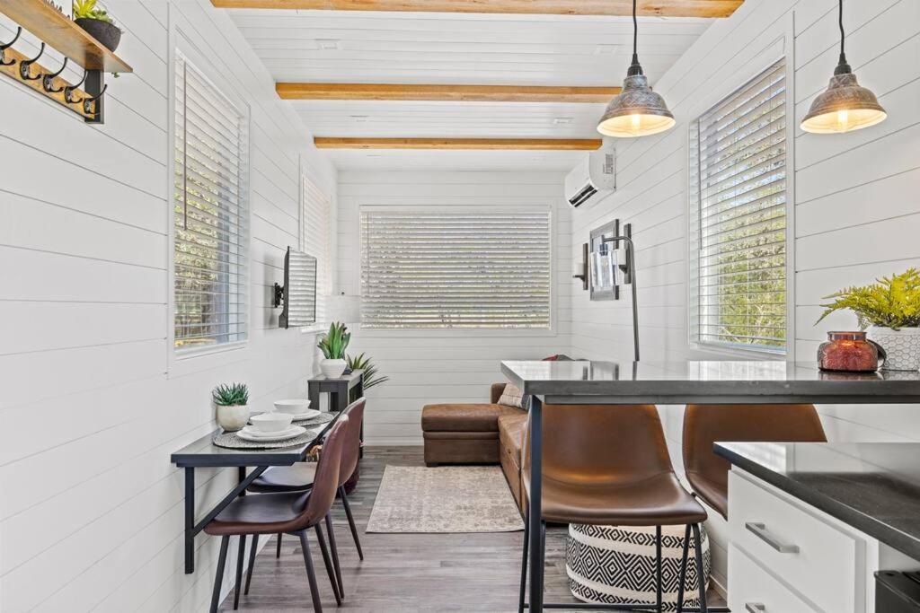 New! The Texas Longhorn-Luxury Container Home Fredericksburg Buitenkant foto