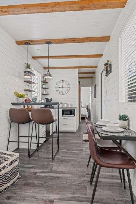 New! The Texas Longhorn-Luxury Container Home Fredericksburg Buitenkant foto