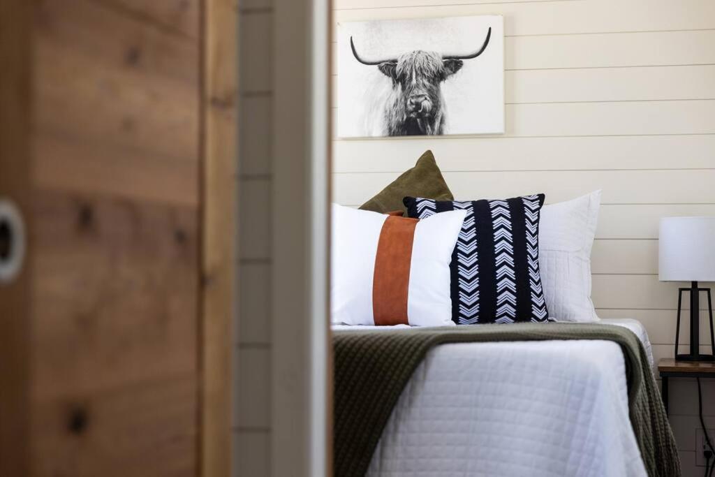 New! The Texas Longhorn-Luxury Container Home Fredericksburg Buitenkant foto